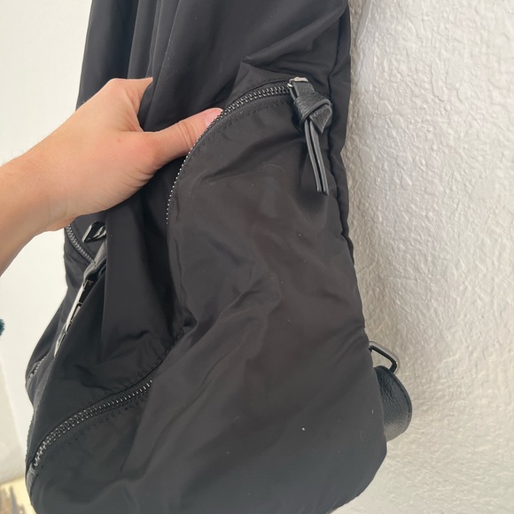 Fabletics Row black backpack - Picture 6 of 9